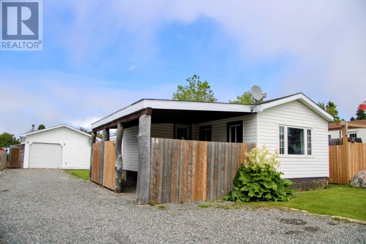 54 Jackson CRES Property Photo 1