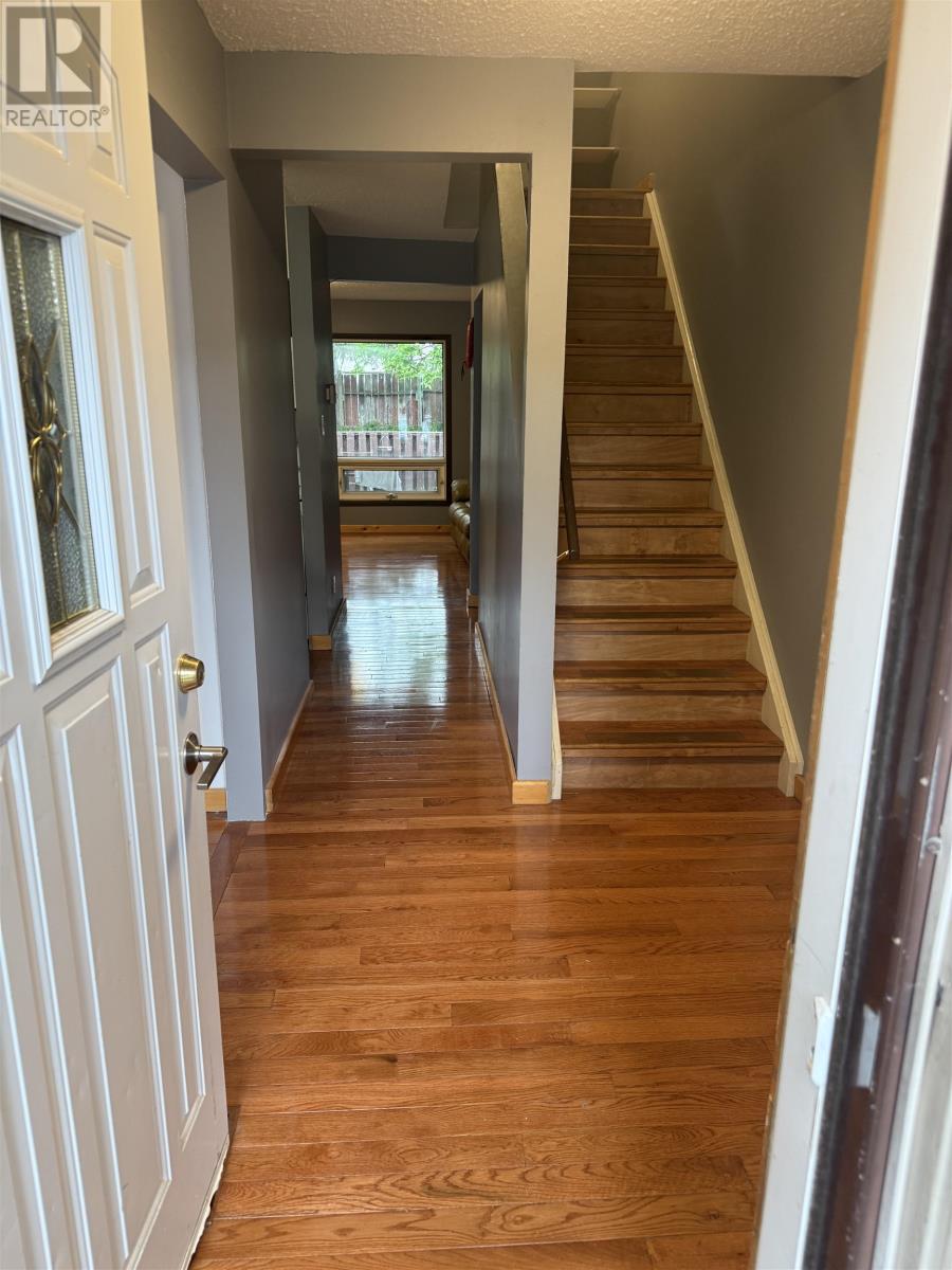 206 Varsity Place Property Photo 2