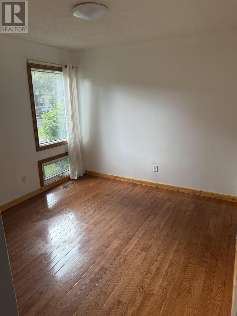 206 Varsity Place Property Photo 3