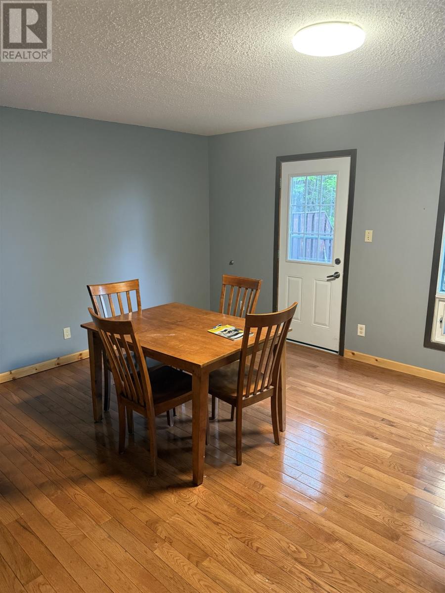 206 Varsity Place Property Photo 6