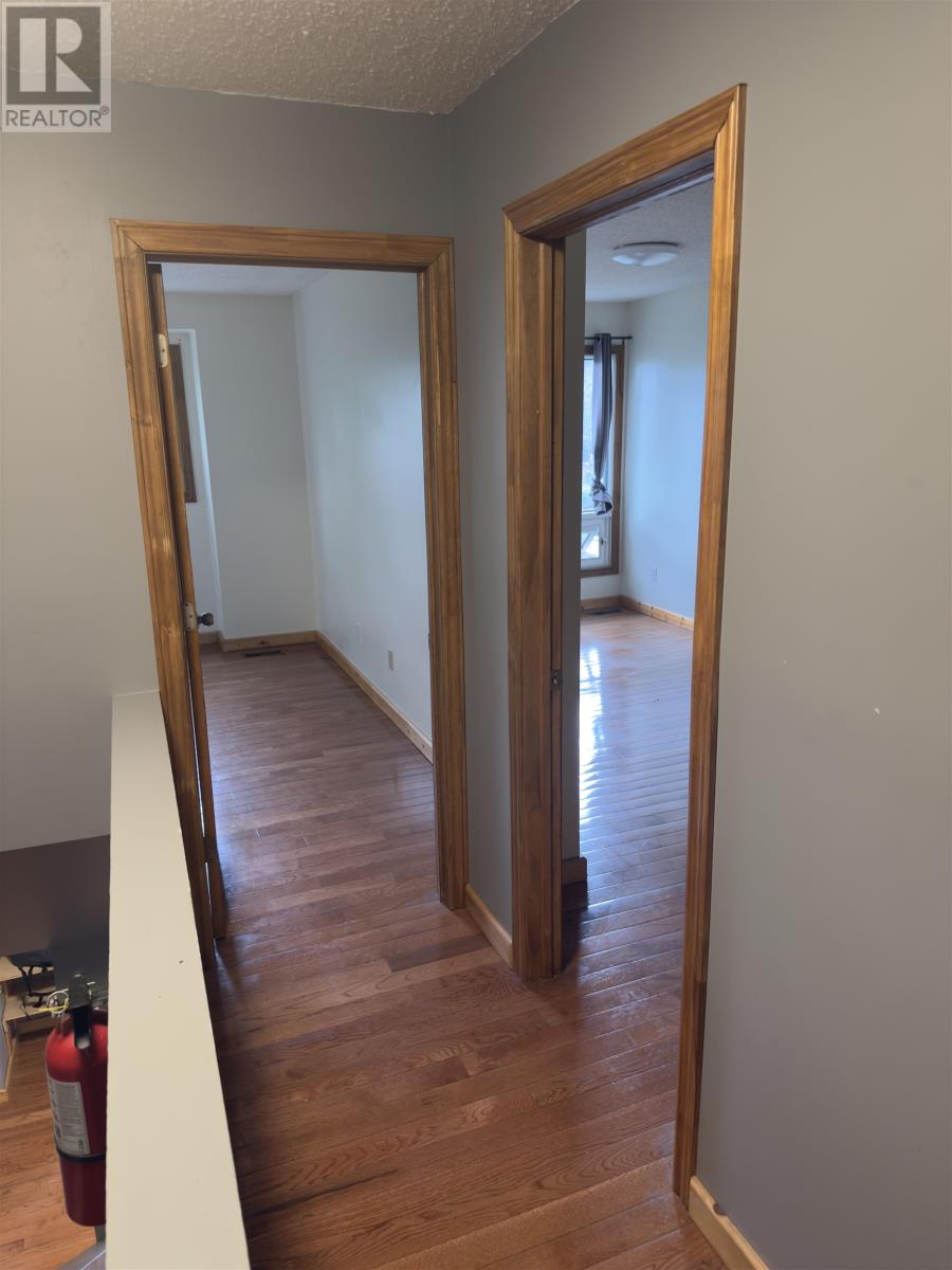 206 Varsity Place Property Photo 9
