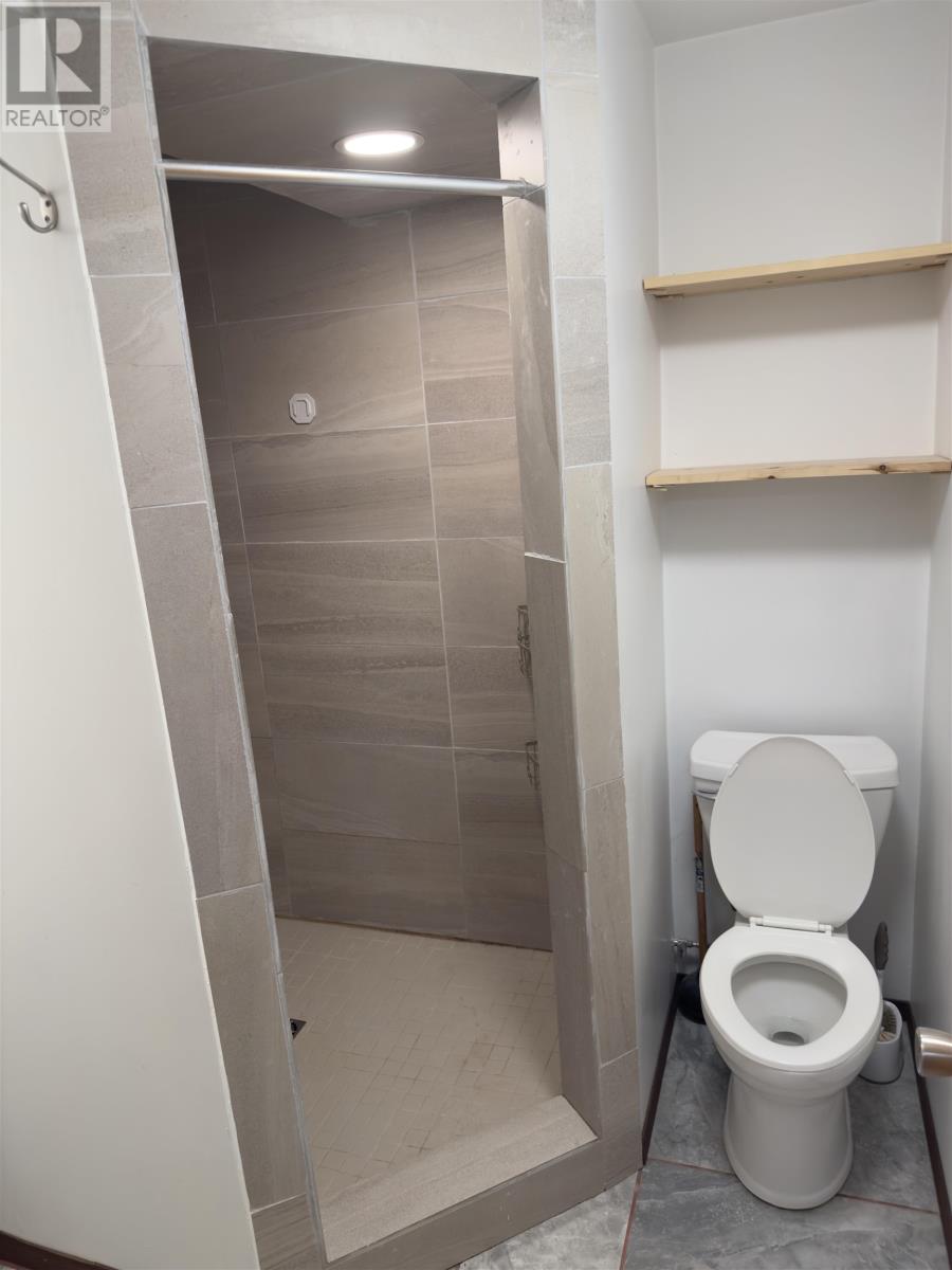 206 Varsity Place Property Photo 18