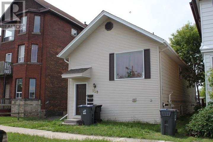 129 Mckellar St N Property Photo 1