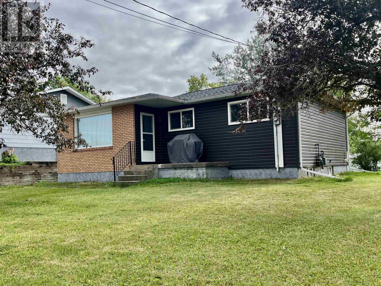 246 Florence ST Property Photo 1