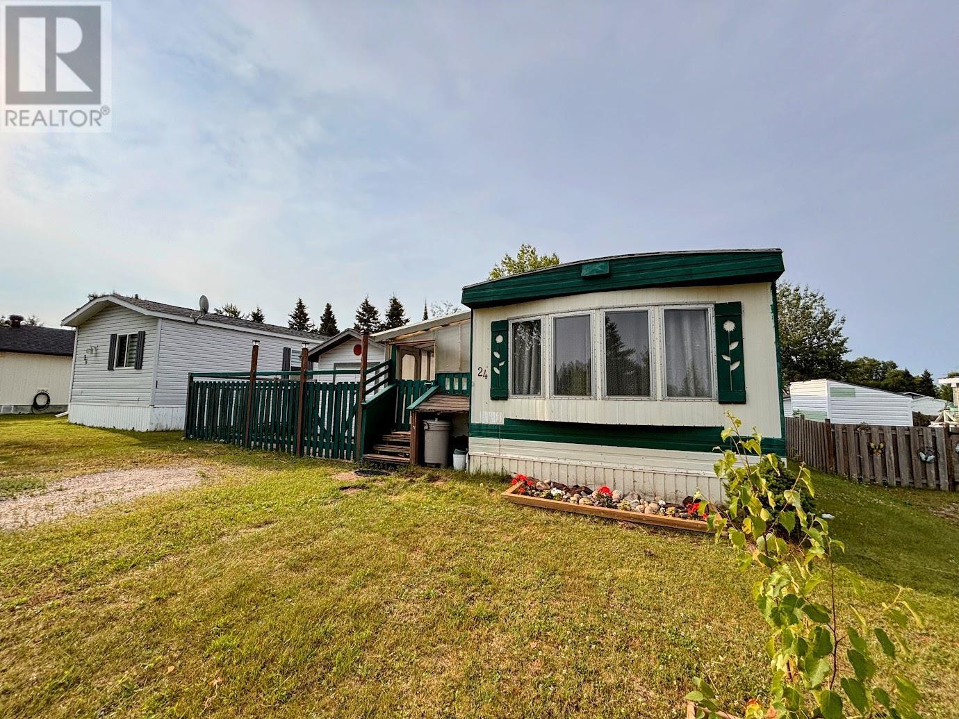 24 Jackson CRES Property Photo 1