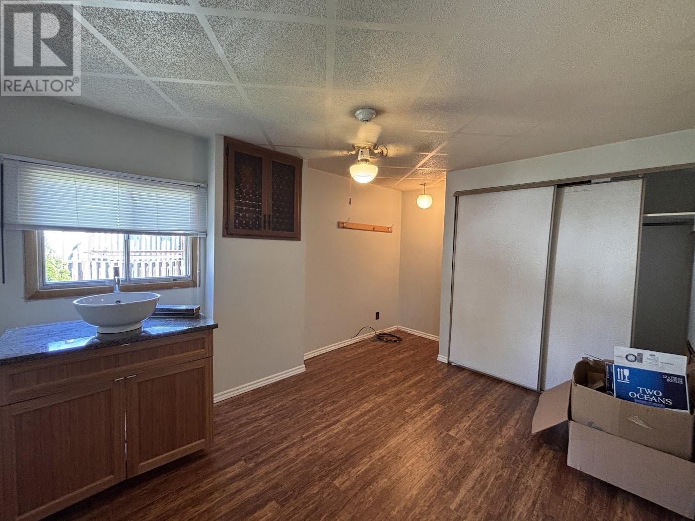 24 Jackson Cres Property Photo 13
