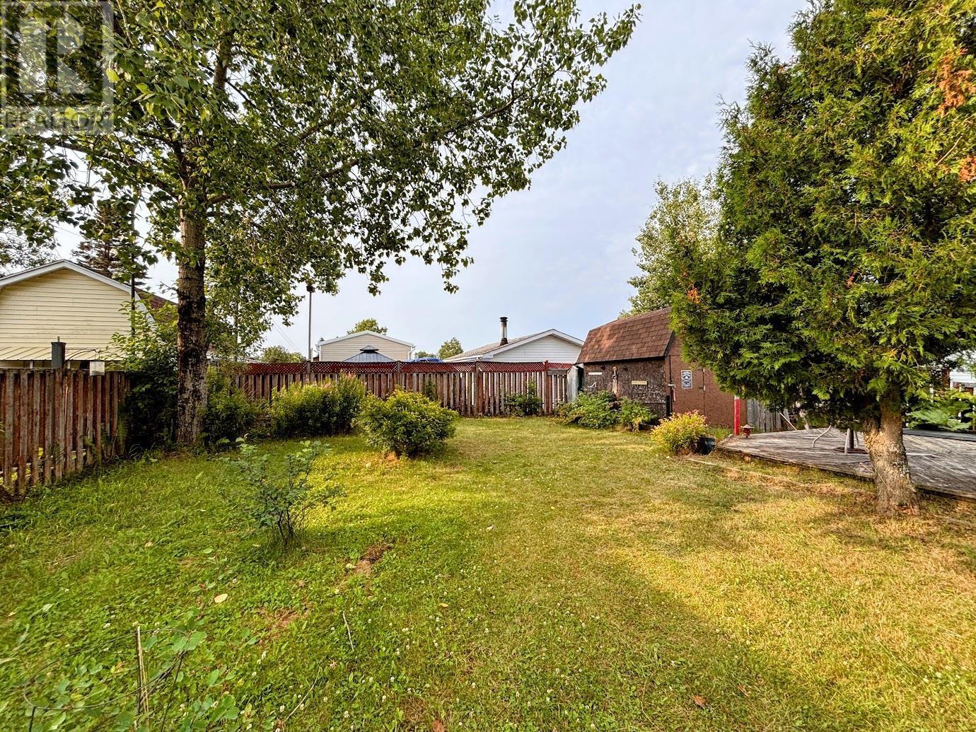 24 Jackson Cres Property Photo 21