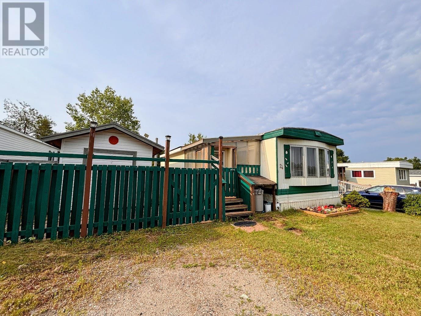24 Jackson Cres Property Photo 32