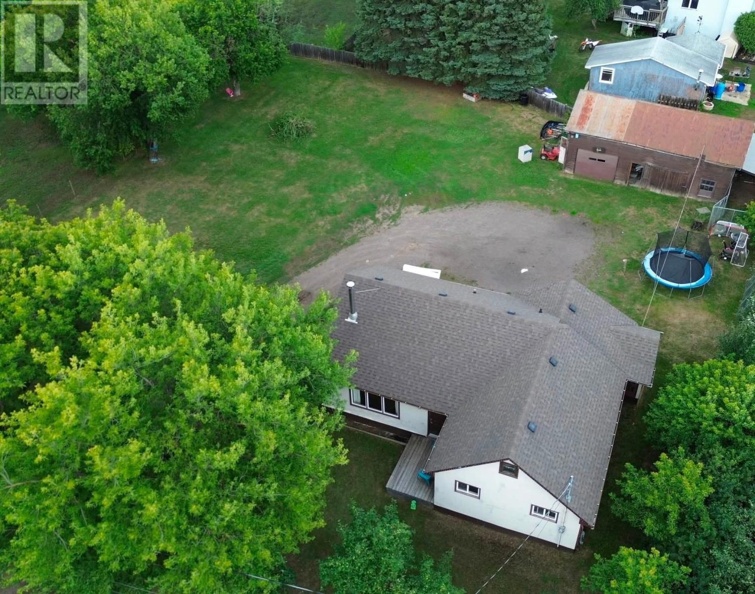 64 Maple St Property Photo 23