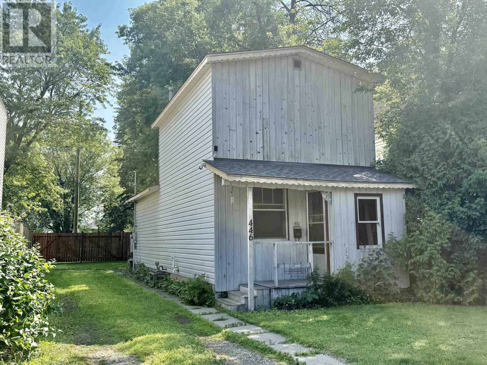 446 Vickers ST N Property Photo 1