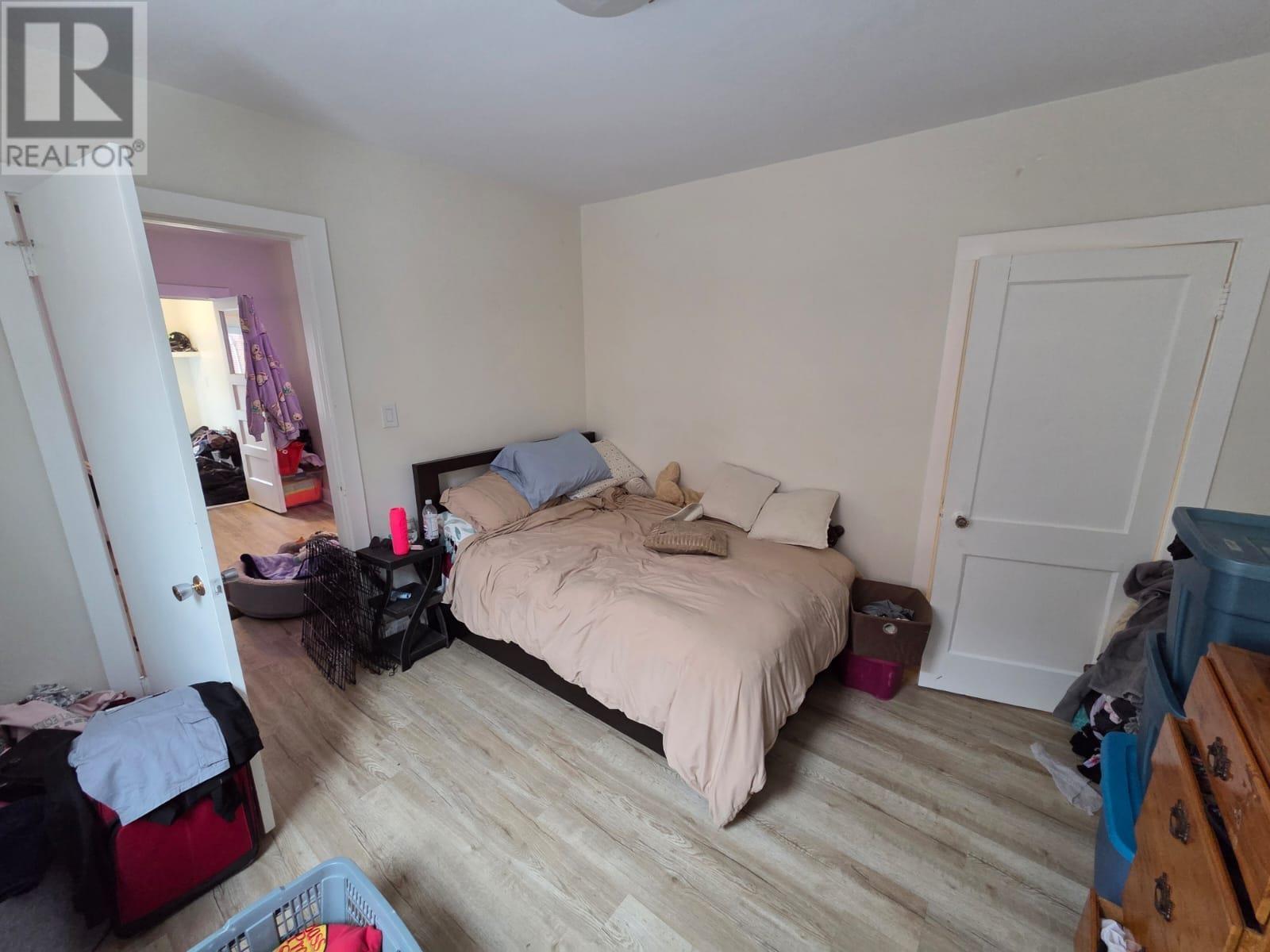 1012 Victoria Ave E Property Photo 9
