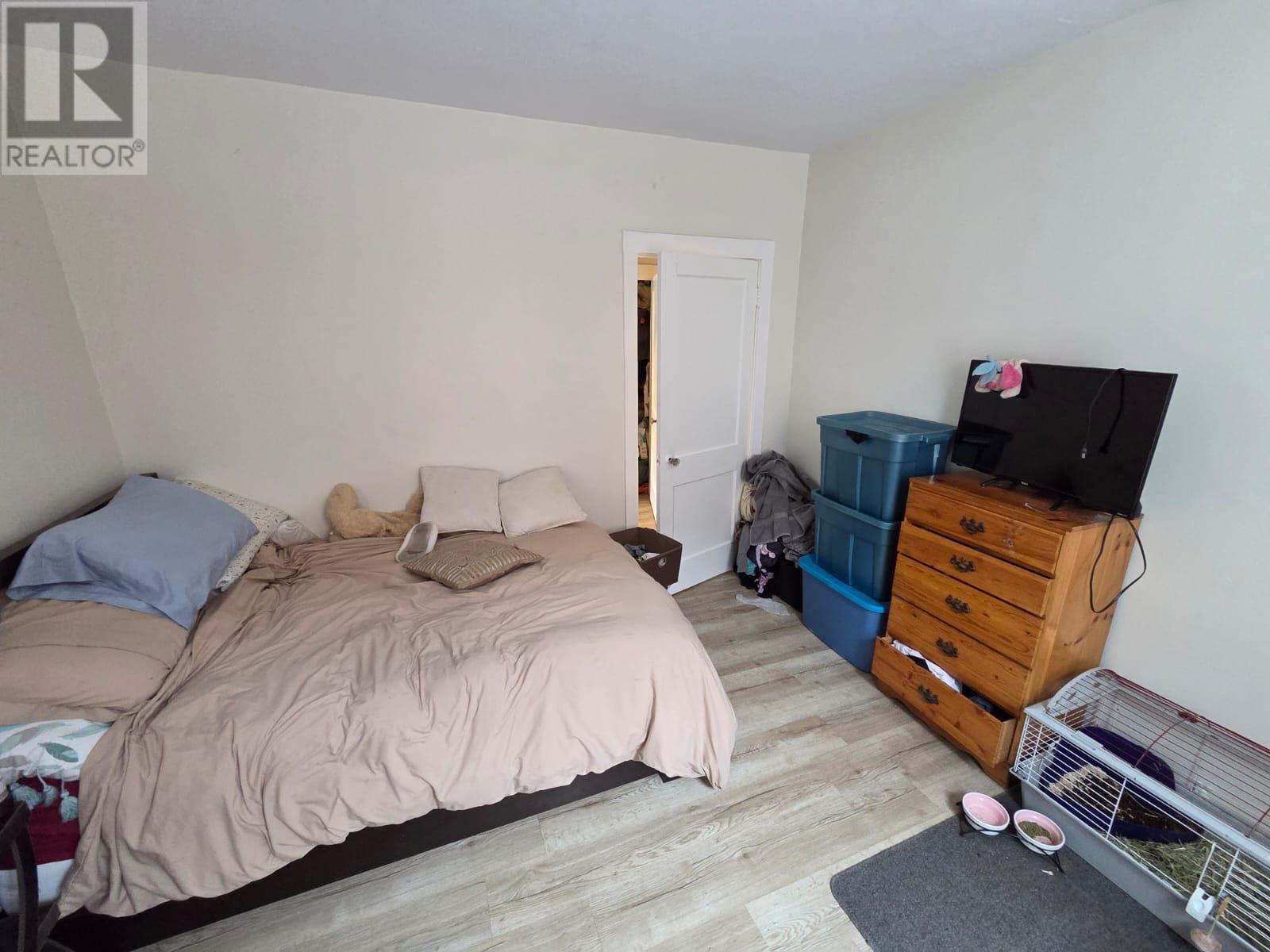 1012 Victoria Ave E Property Photo 10