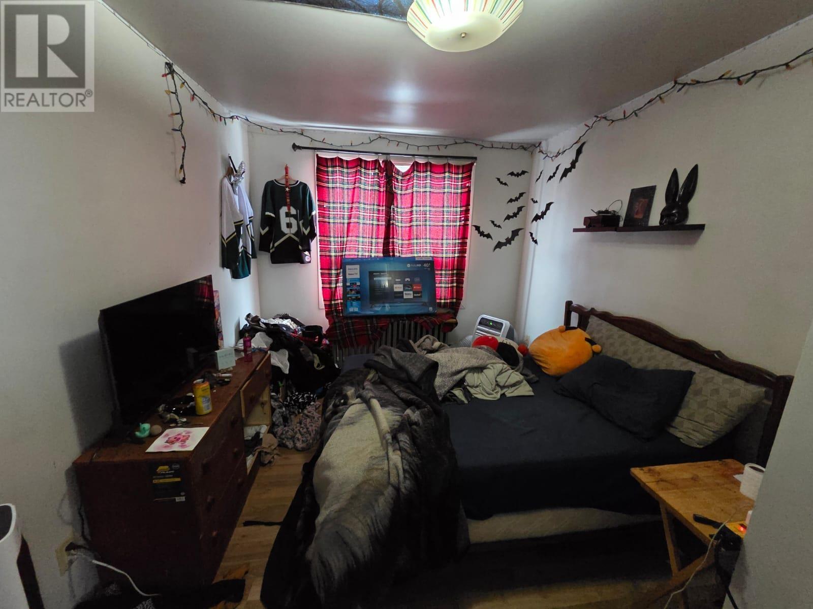 1012 Victoria Ave E Property Photo 15
