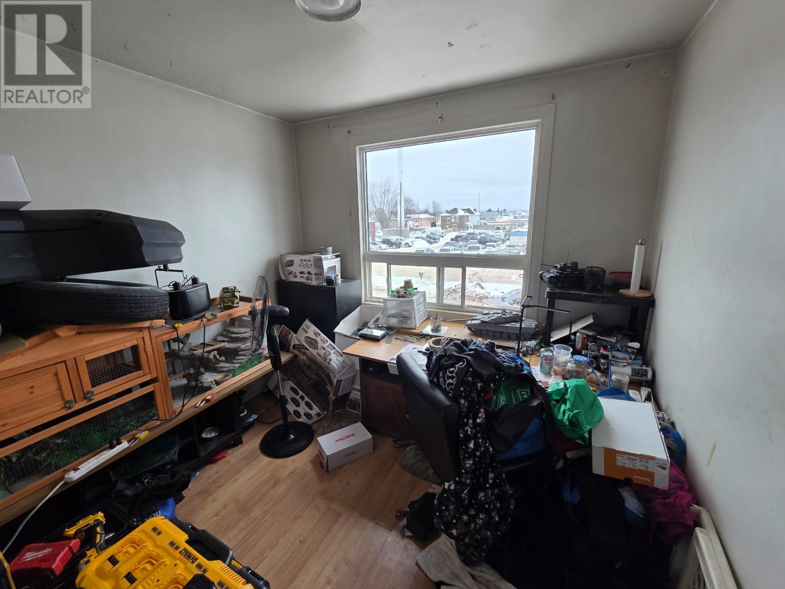 1012 Victoria Ave E Property Photo 16