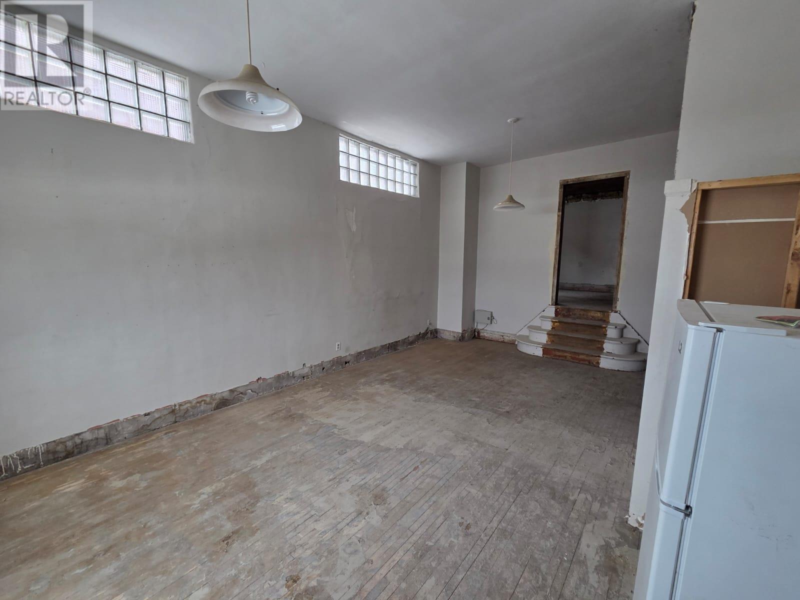 1012 Victoria Ave E Property Photo 21