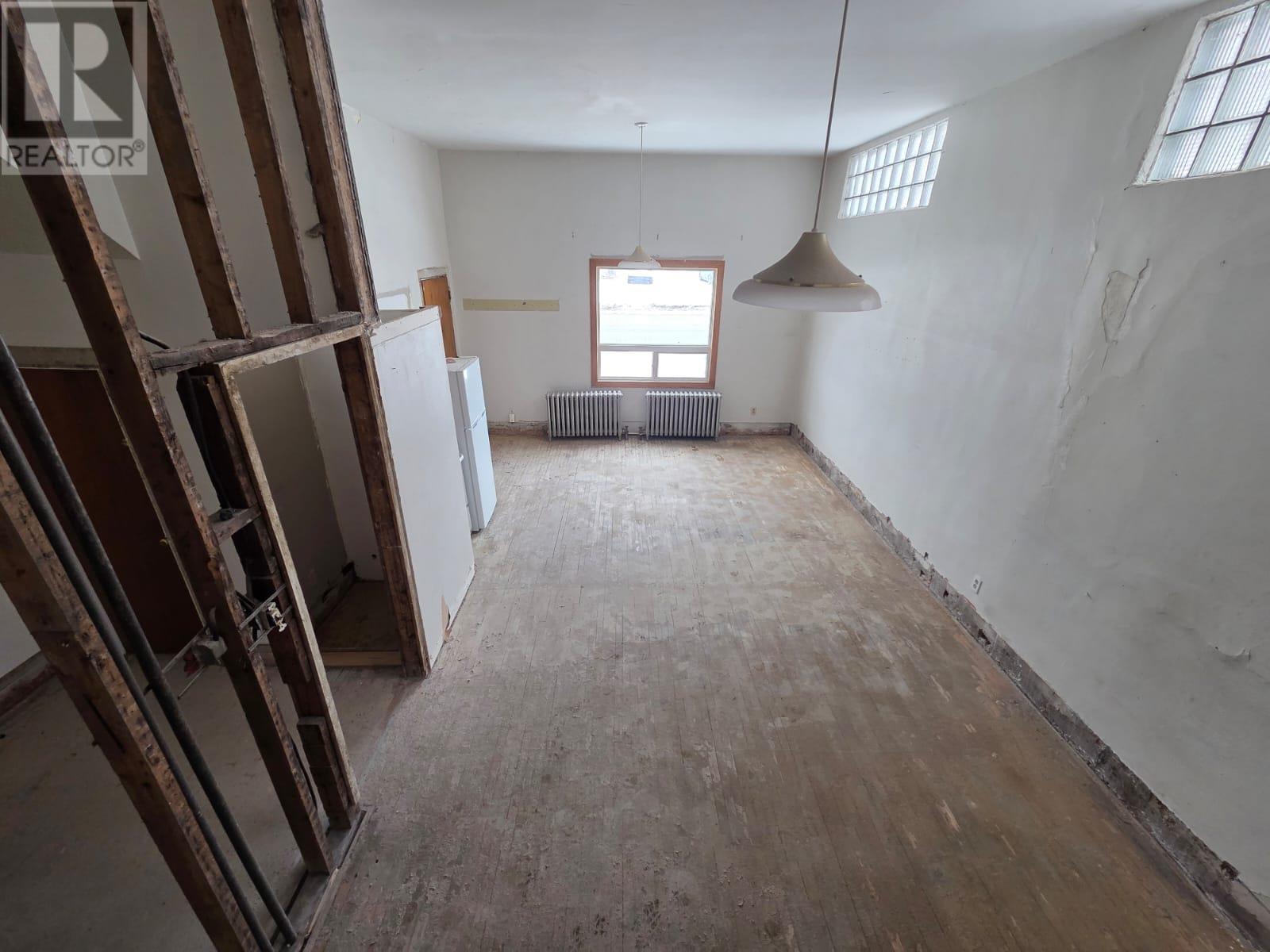 1012 Victoria Ave E Property Photo 25