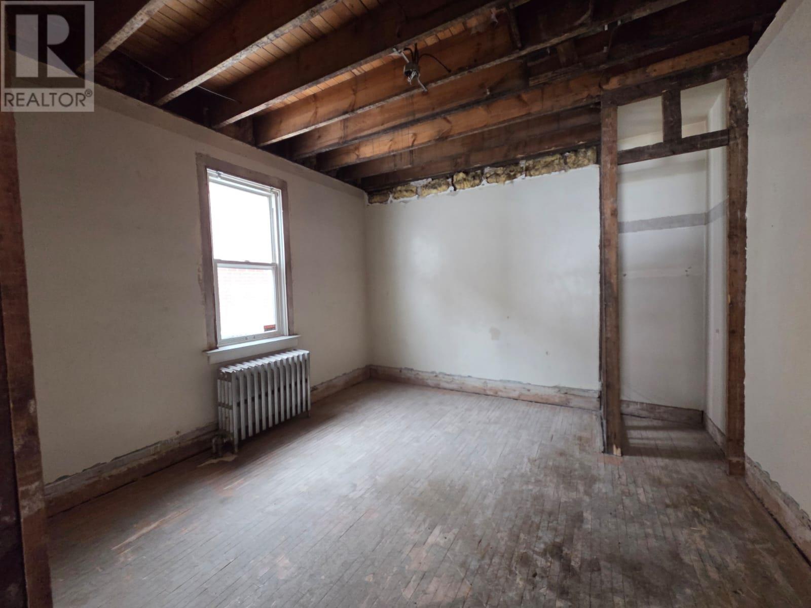 1012 Victoria Ave E Property Photo 36