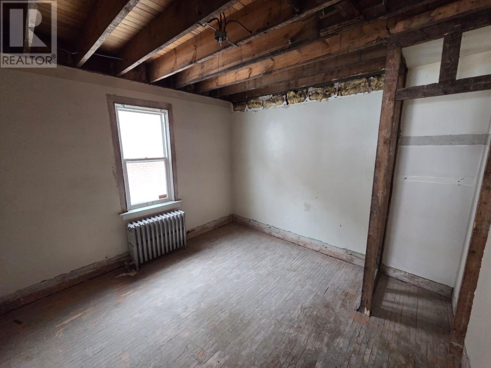 1012 Victoria Ave E Property Photo 37