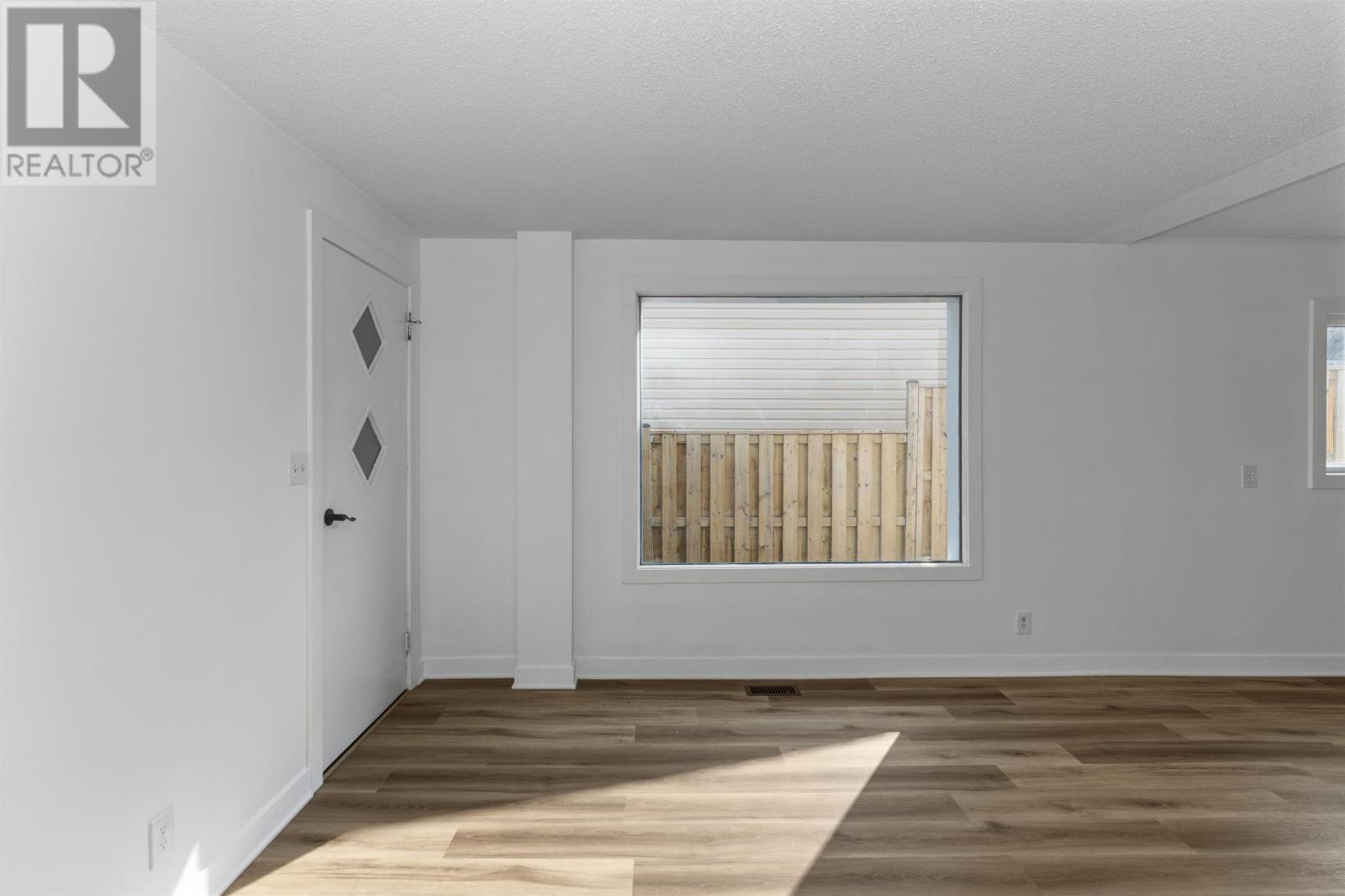 92 Jean St Property Photo 3