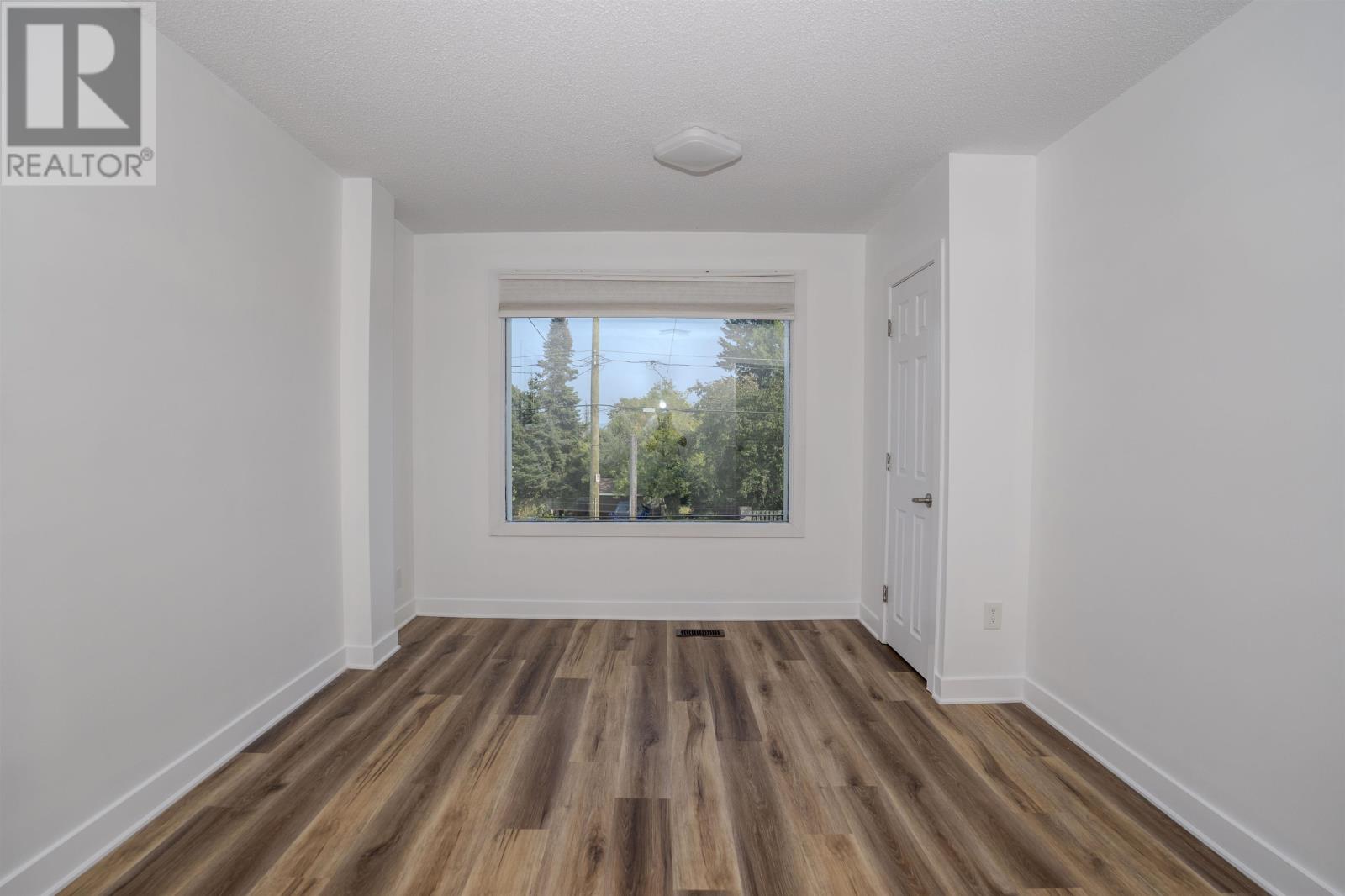 92 Jean St Property Photo 9