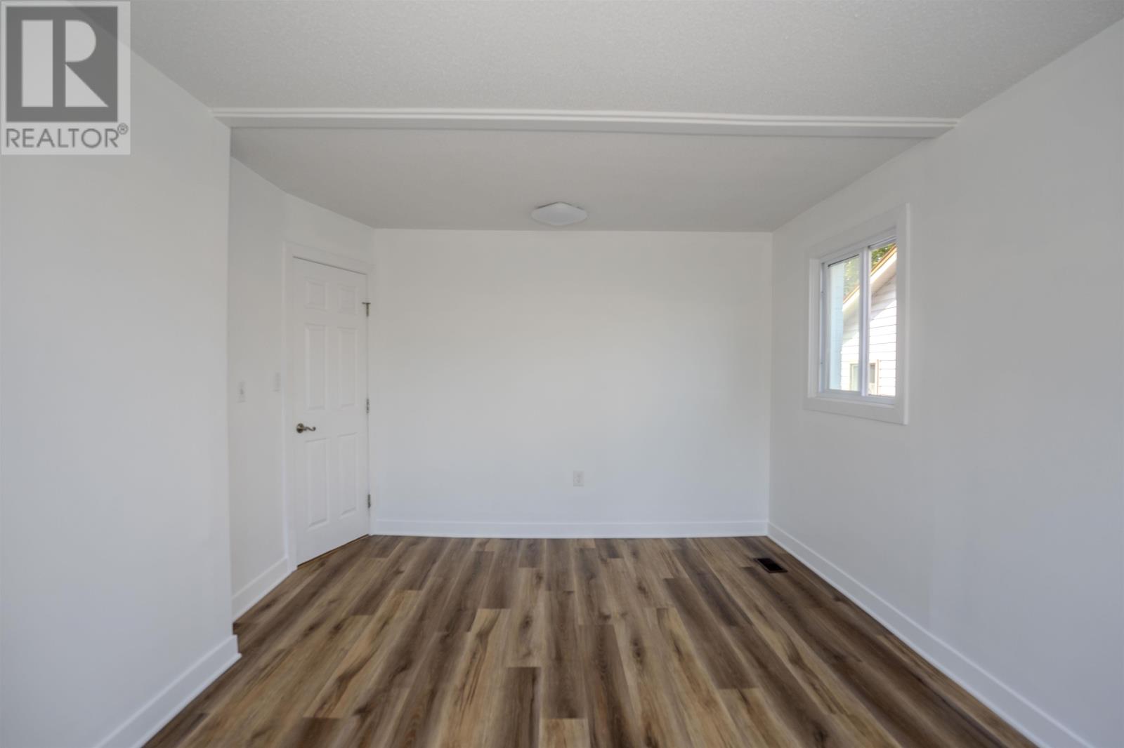 92 Jean St Property Photo 11