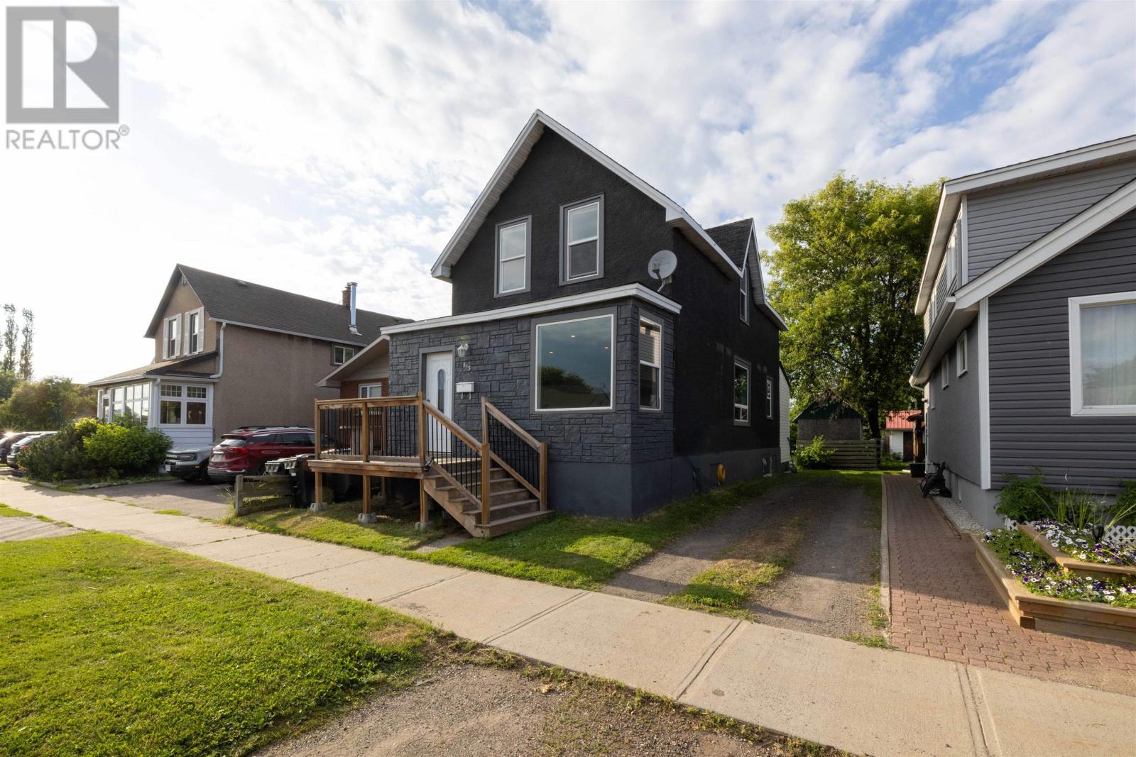 513 Christina St E Property Photo 1