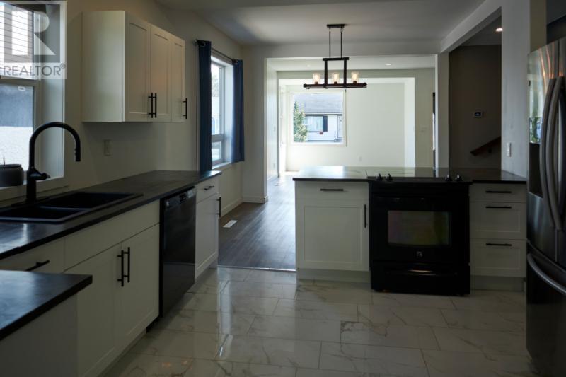 513 Christina St E Property Photo 11