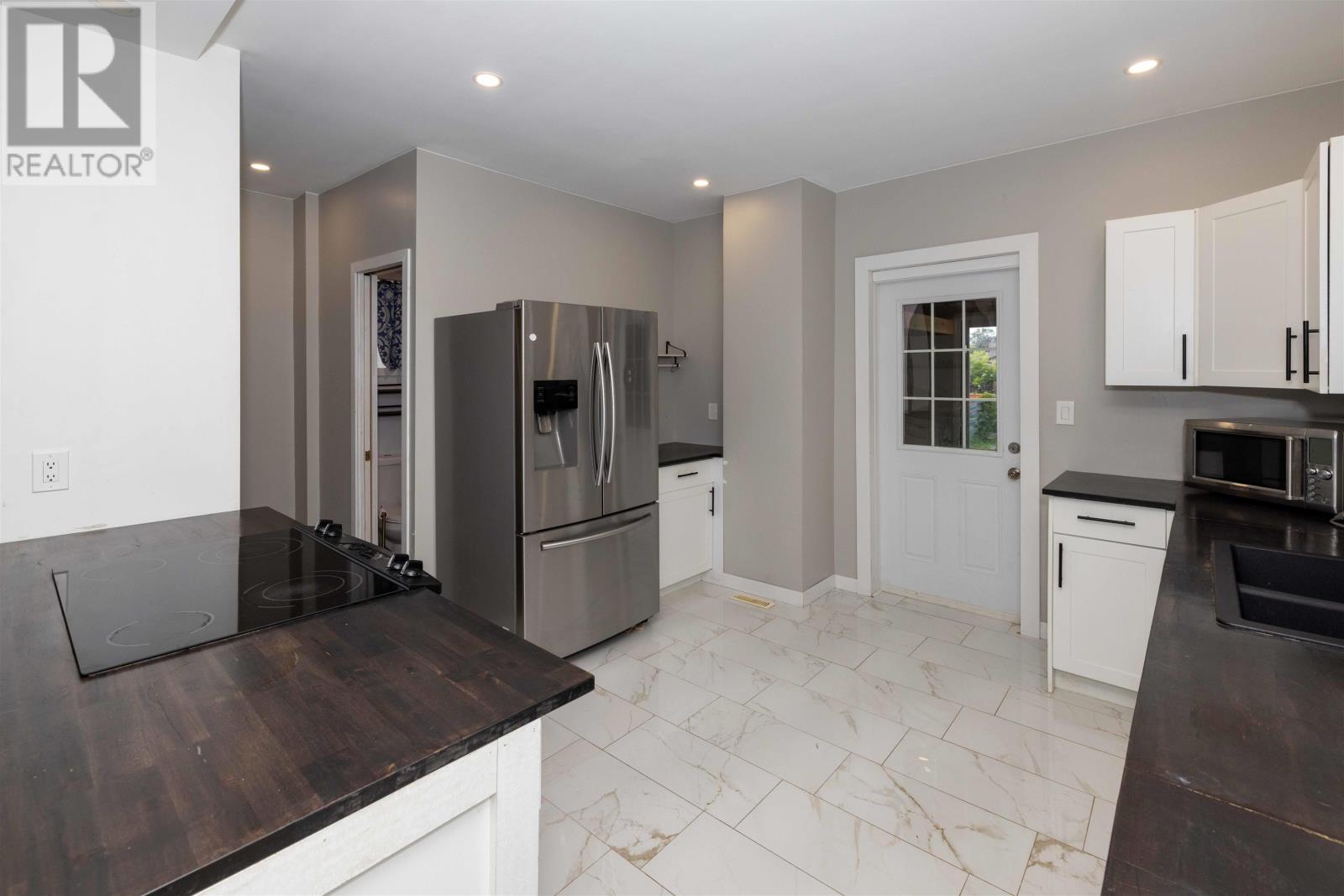 513 Christina St E Property Photo 13