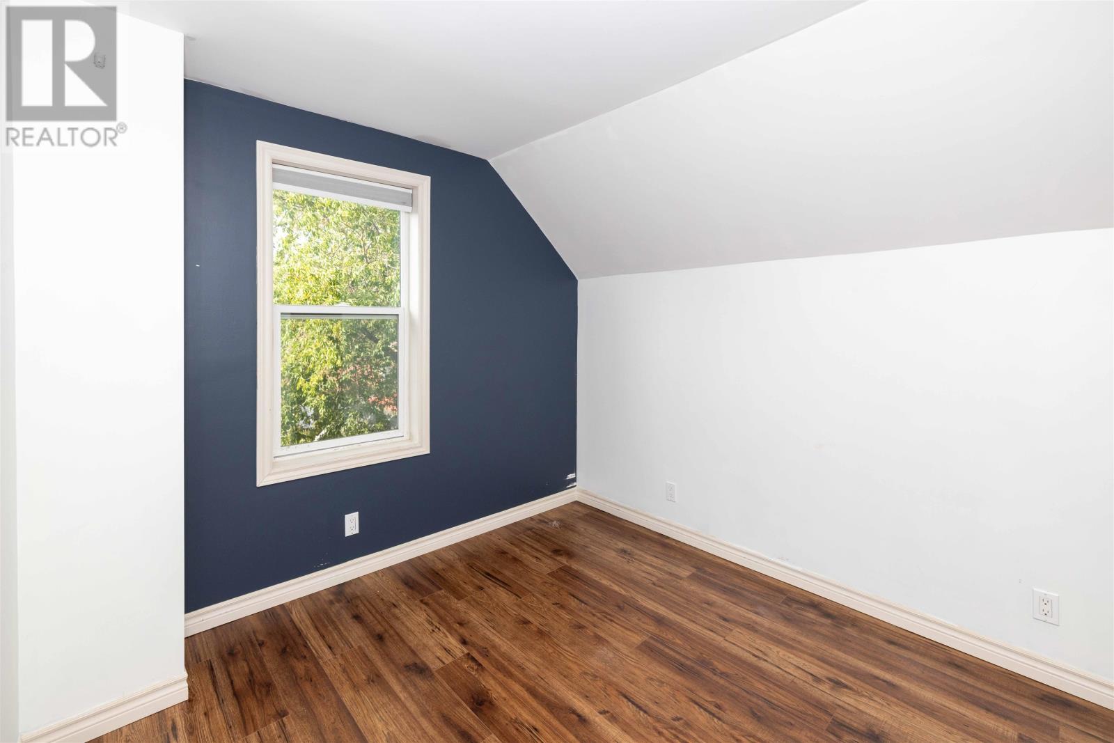 513 Christina St E Property Photo 25