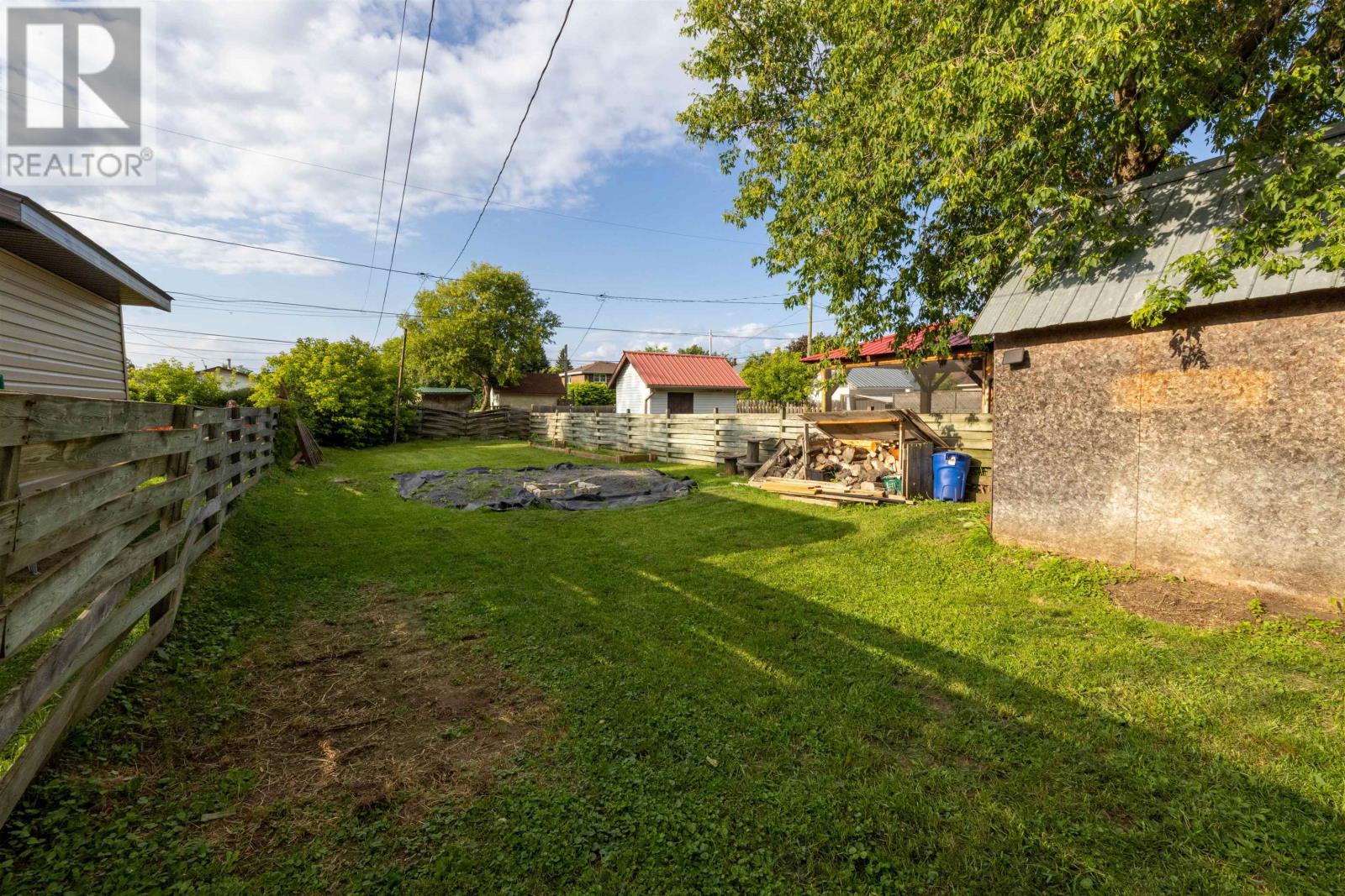 513 Christina St E Property Photo 31
