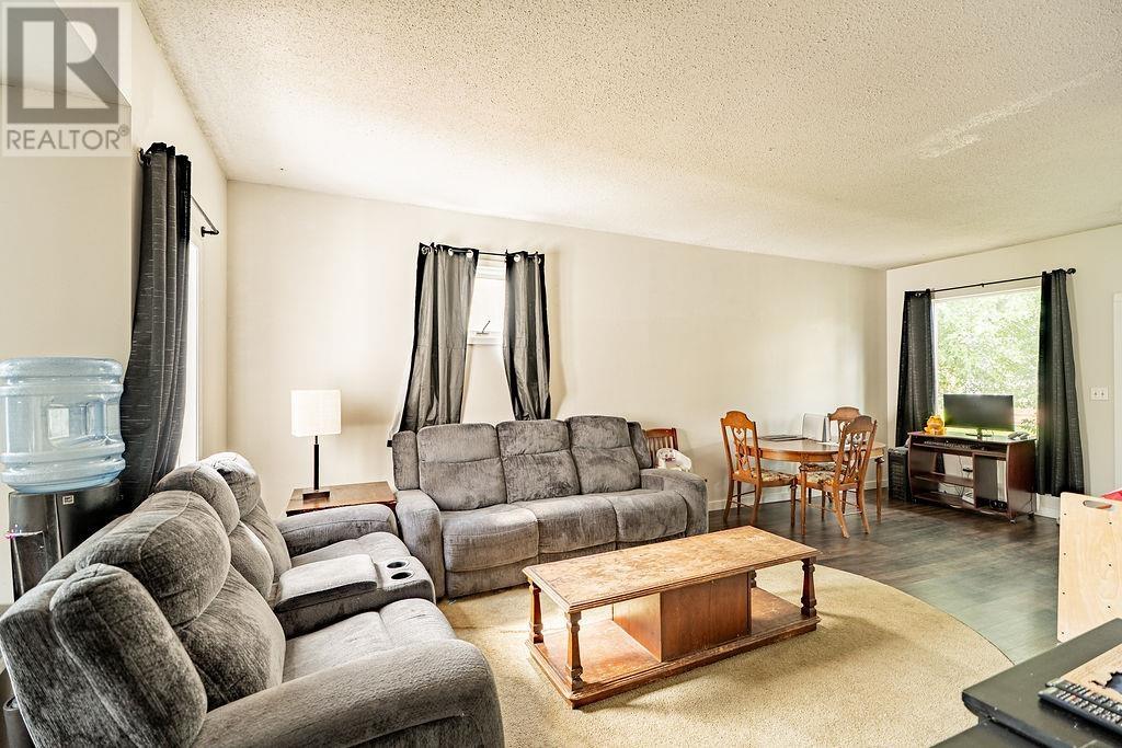 75 Ontario St Property Photo 6