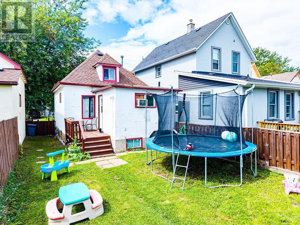 75 Ontario St Property Photo 12