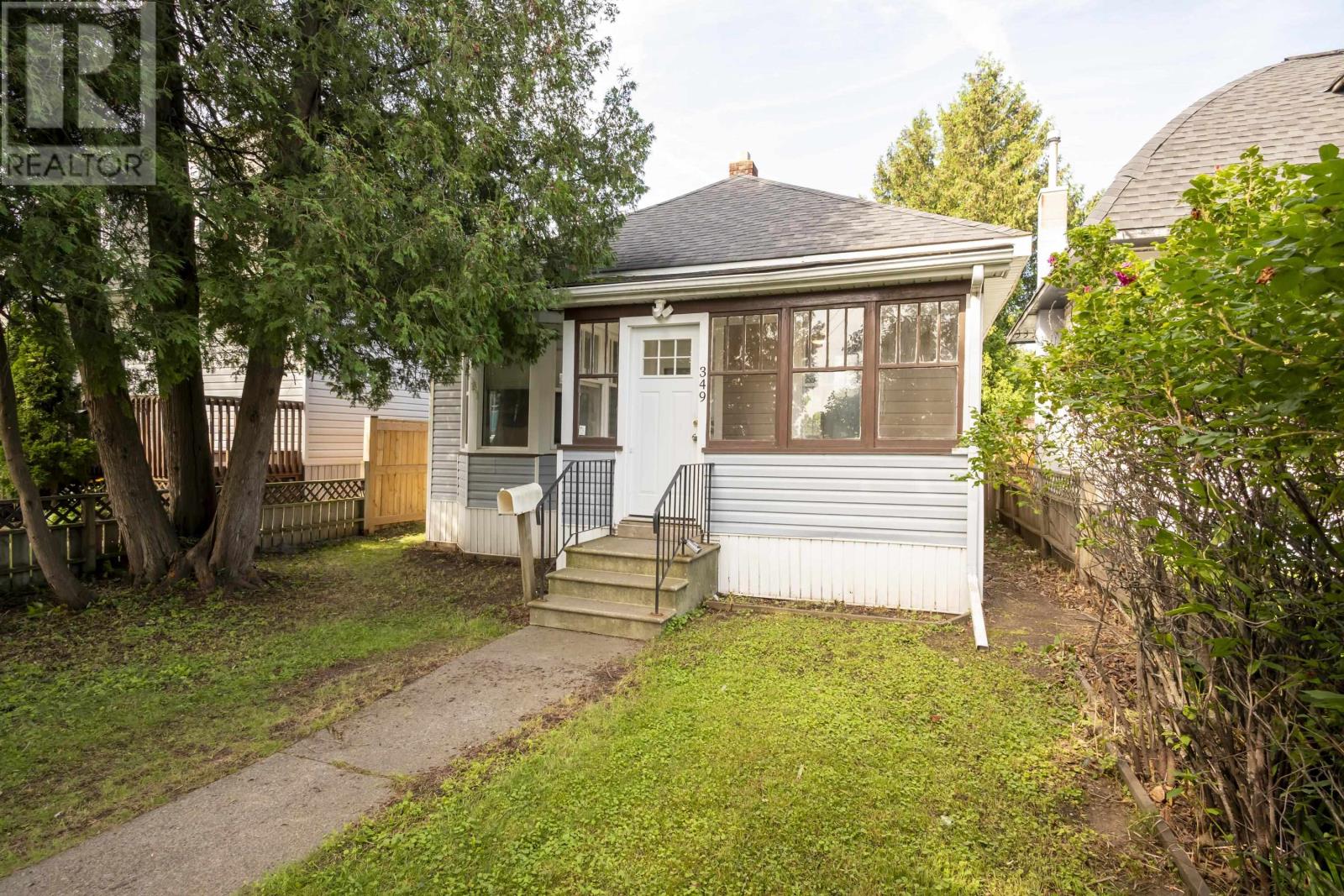 349 Vickers St N Property Photo 1