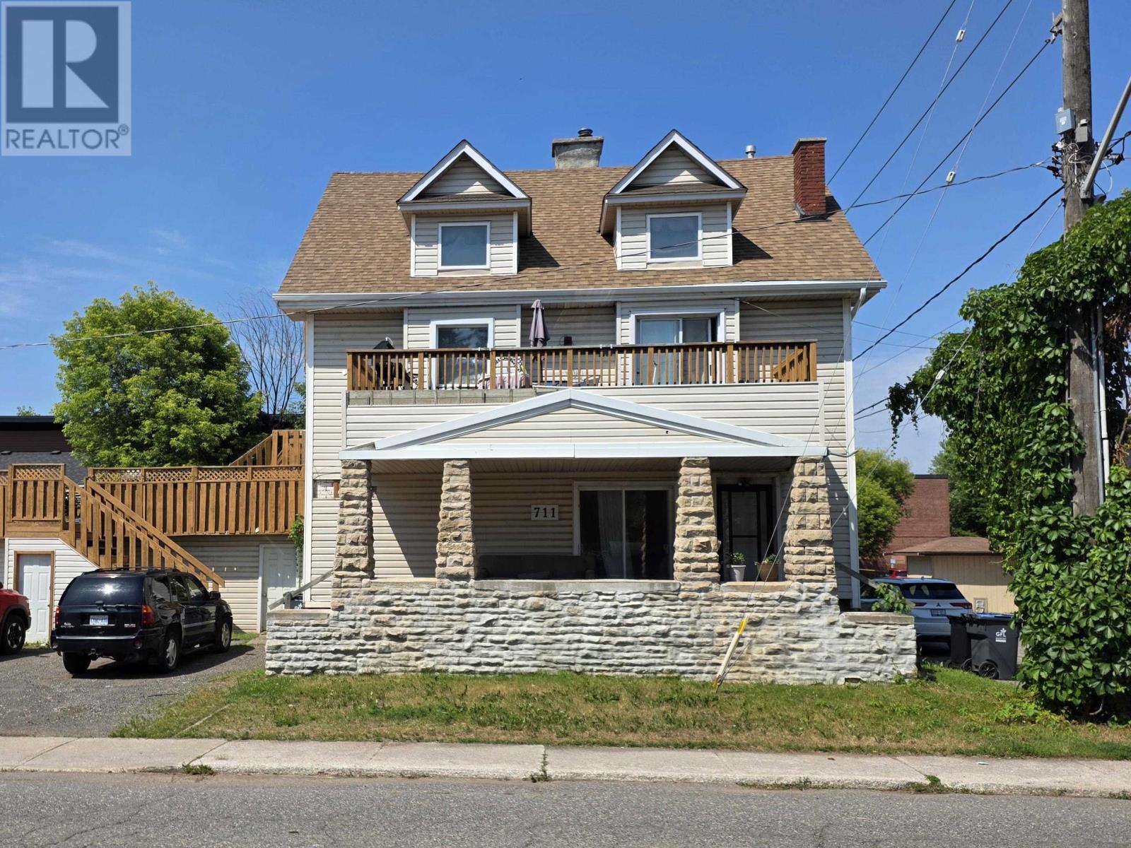 711 Ridgeway Street E Property Photo 1