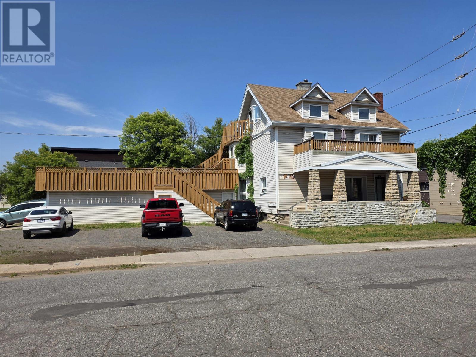 711 Ridgeway Street E Property Photo 2