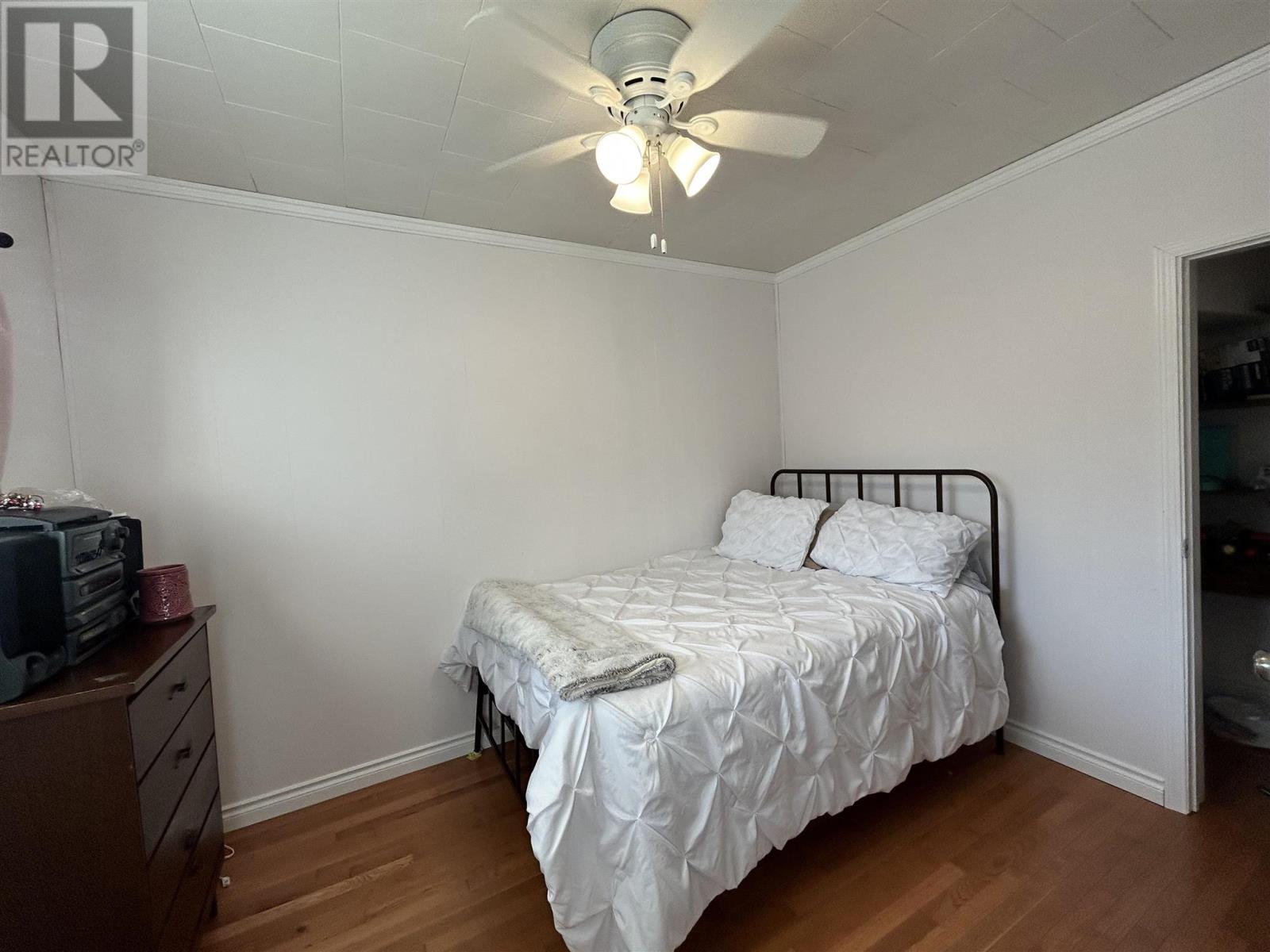 628 Second St E Property Photo 11