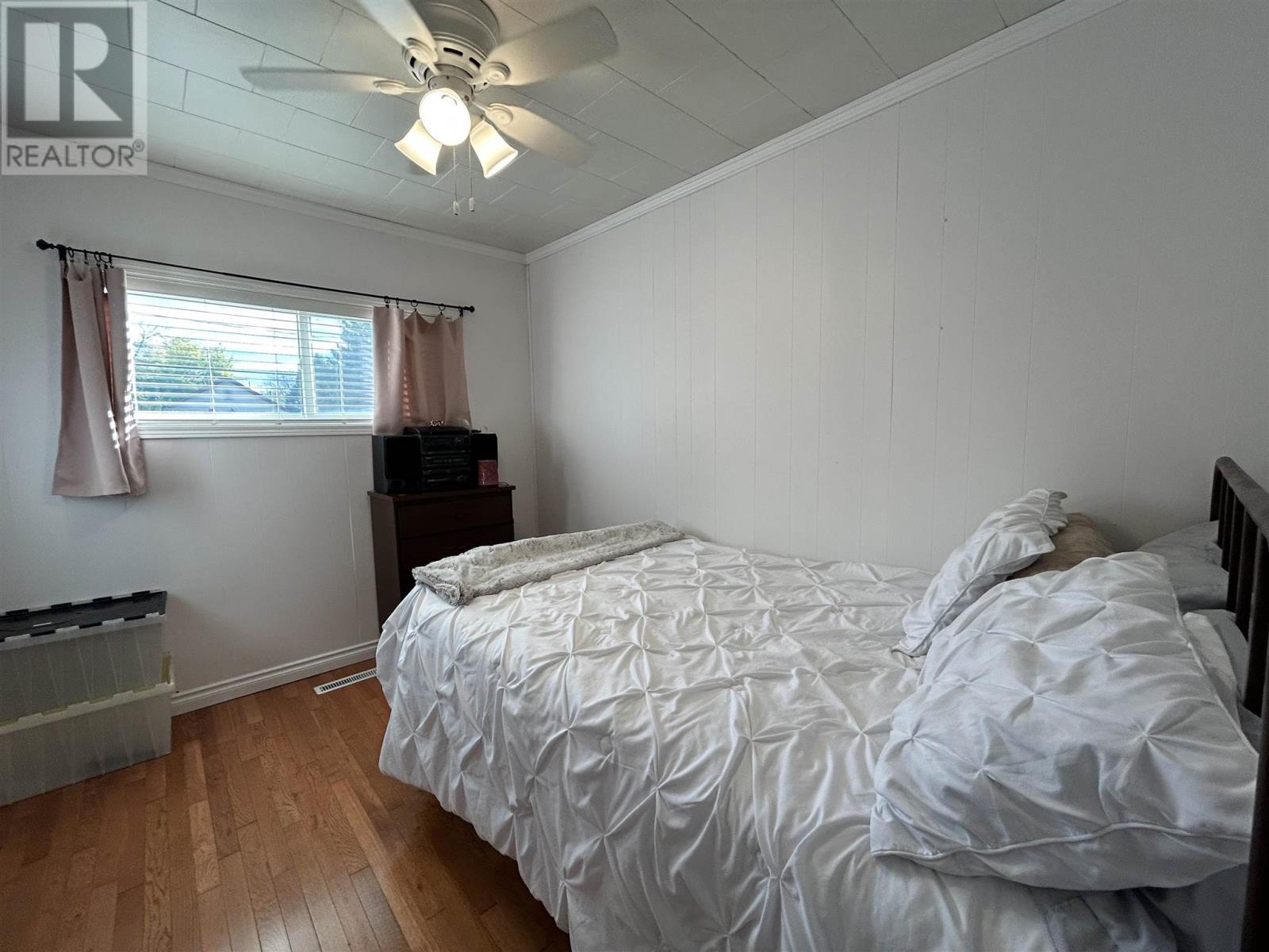 628 Second St E Property Photo 12
