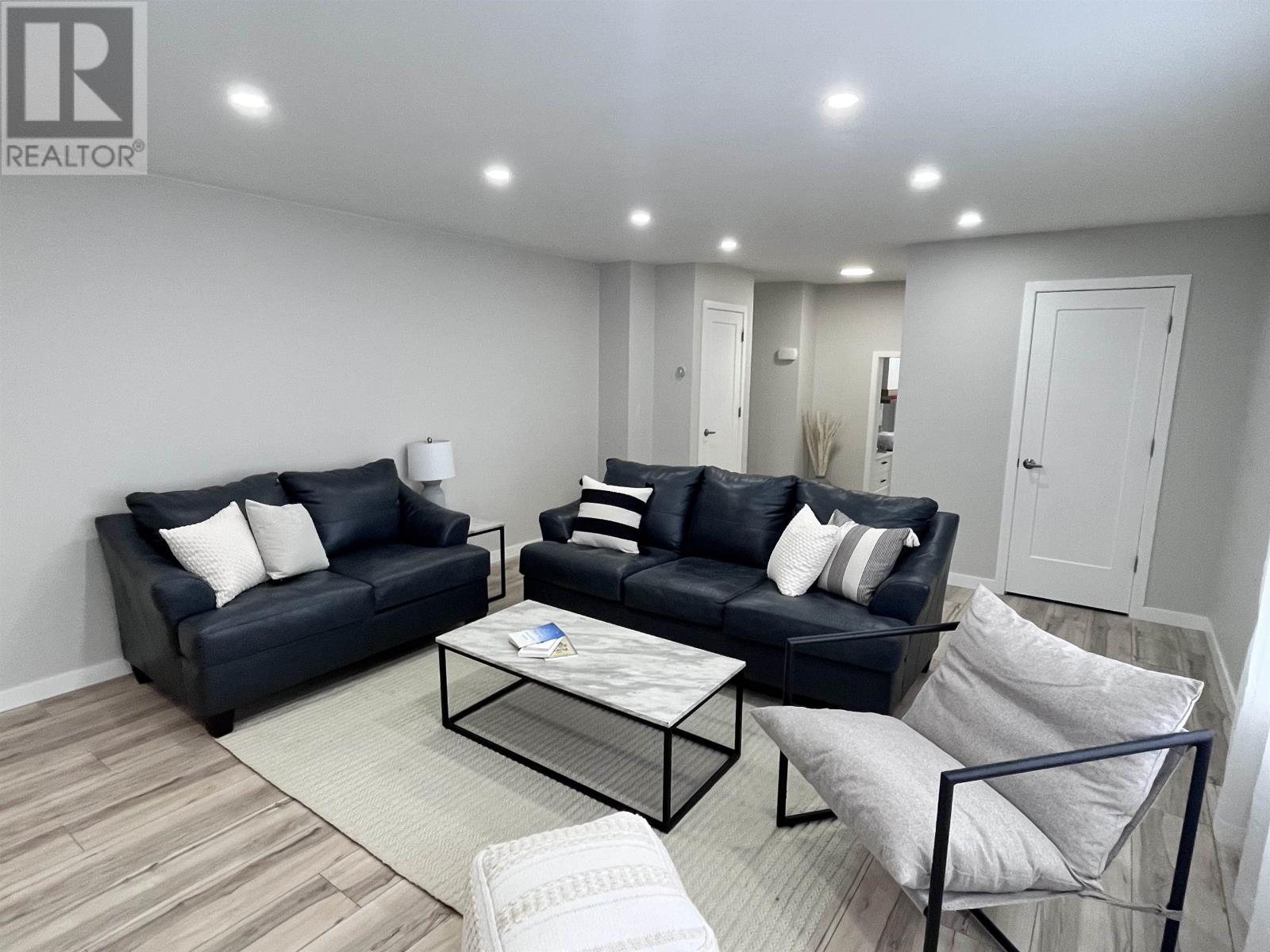 434 Hebert St Property Photo 14