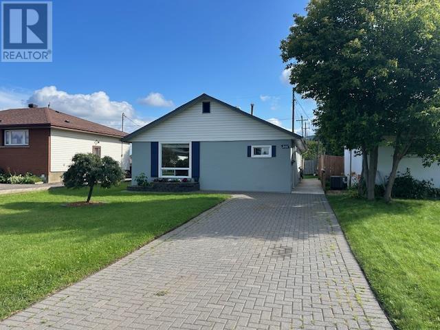 208 Gordon St Property Photo 1