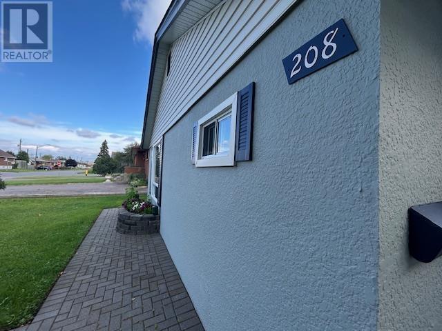 208 Gordon St Property Photo 23