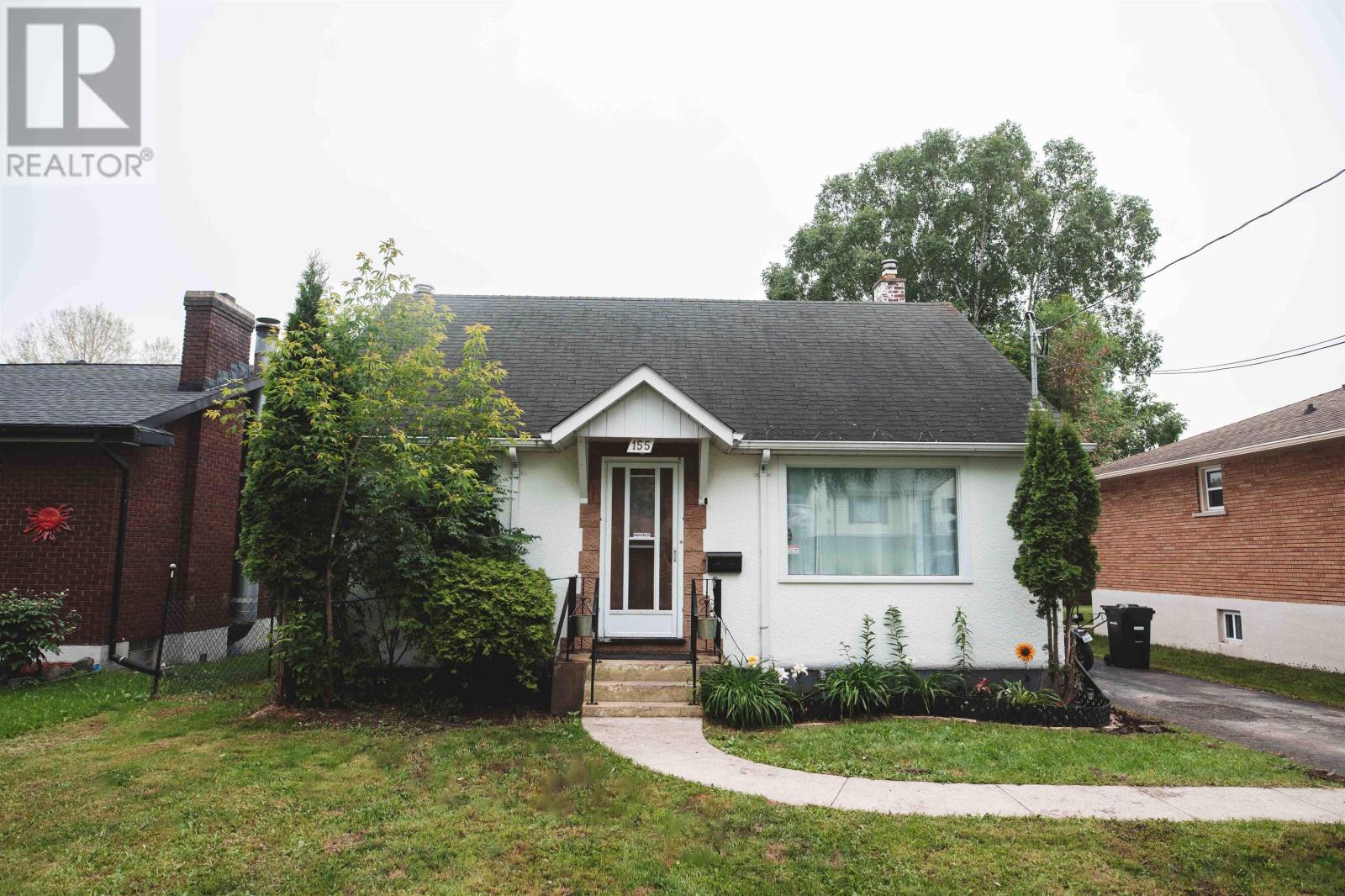 155 Ruttan St Property Photo 1