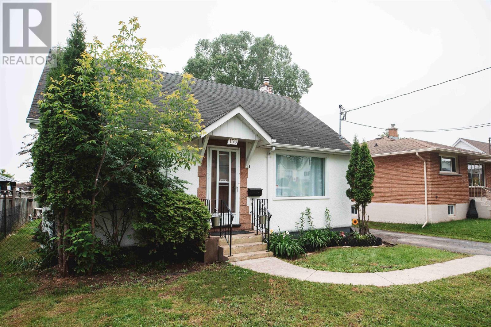 155 Ruttan St Property Photo 2
