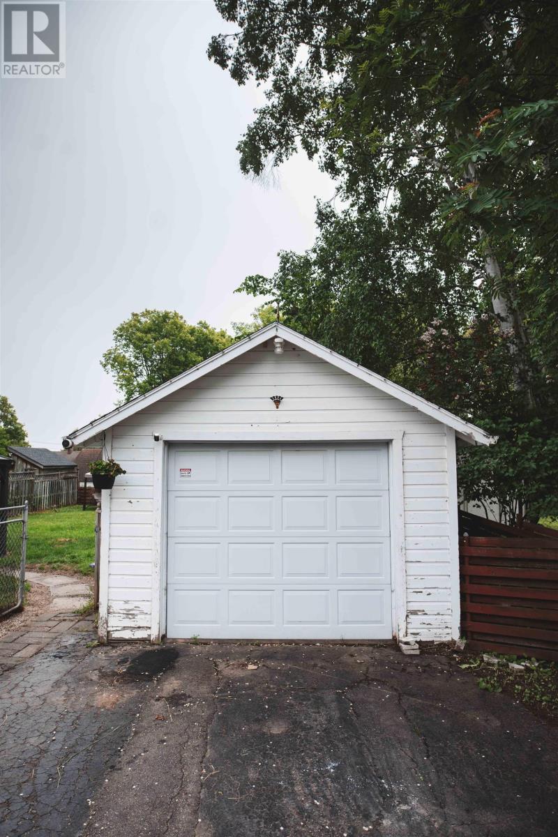 155 Ruttan St Property Photo 42
