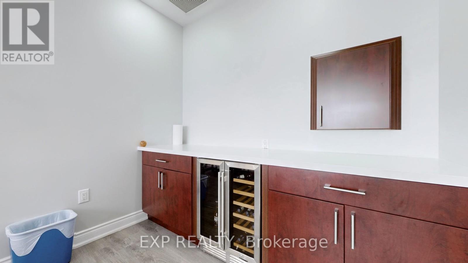 218,219 - 1550 South Gateway Road Property Photo 15