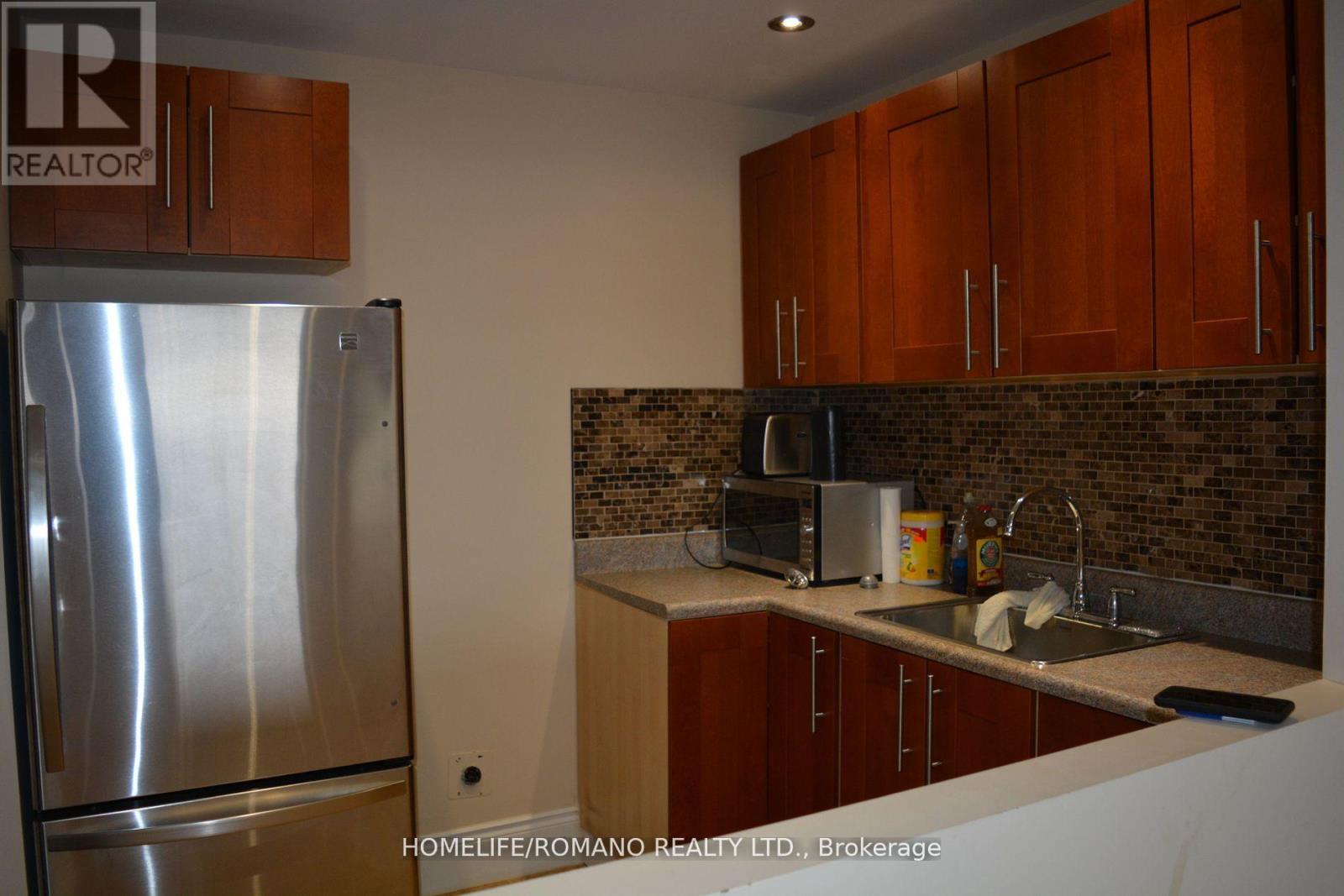 6127 Steeles Avenue W Property Photo 10