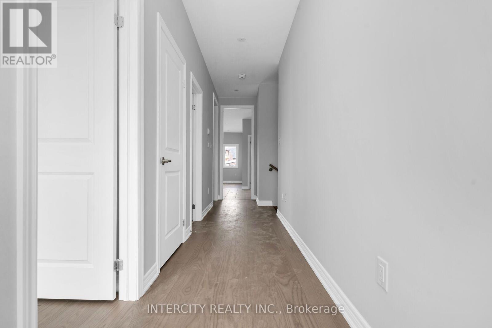 Th 26 - Blk 6 Sunbird Way Property Photo 5