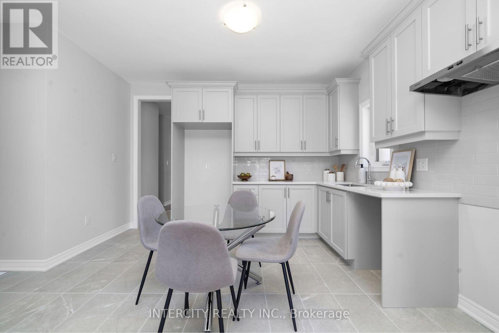 Th 26 - Blk 6 Sunbird Way Property Photo 15