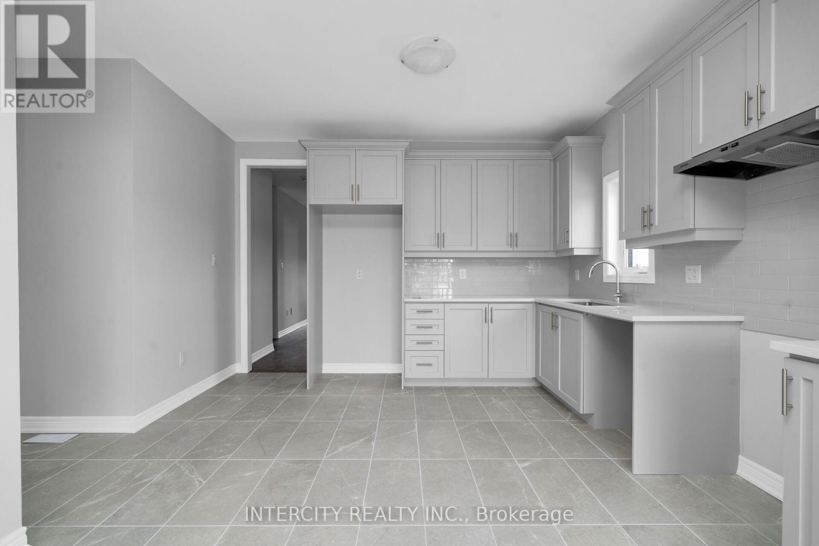 Th 26 - Blk 6 Sunbird Way Property Photo 16