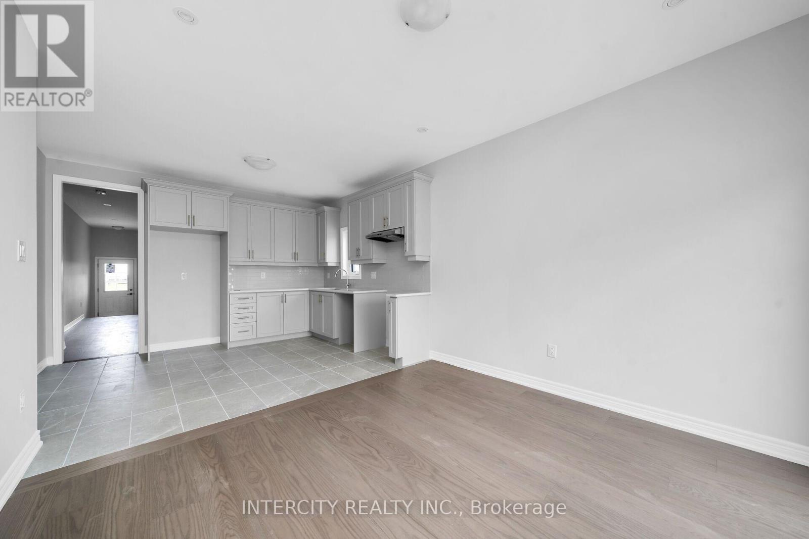 Th 26 - Blk 6 Sunbird Way Property Photo 19