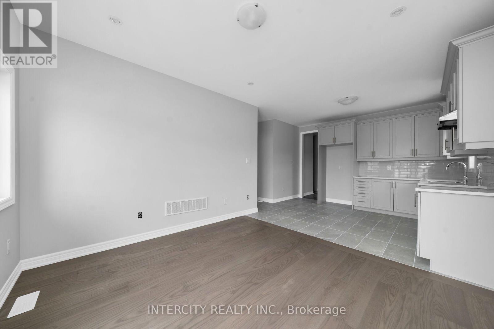 Th 26 - Blk 6 Sunbird Way Property Photo 20